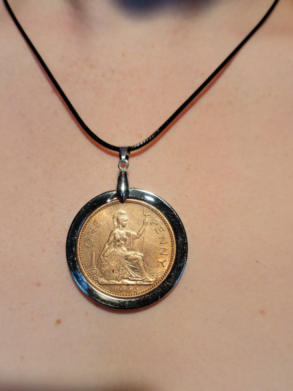 1966 English 1 Penny Coin Pendant, Artisan Vintage Coin Resin Necklace - Picture 3 of 11
